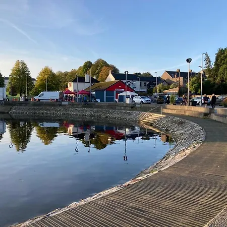 Oda ve Kahvaltı Blackrock Carole 5*