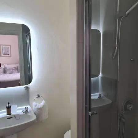 לינה וארוחת בוקר Blackrock Carole קורק